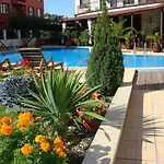 Hotel Maria Revas 5*